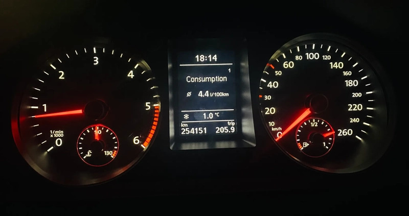Volkswagen Passat cena 21300 przebieg: 254151, rok produkcji 2009 z Wrocław małe 106